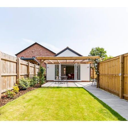 Charming Chester Studio With Private Garden & Free Parking المظهر الخارجي الصورة